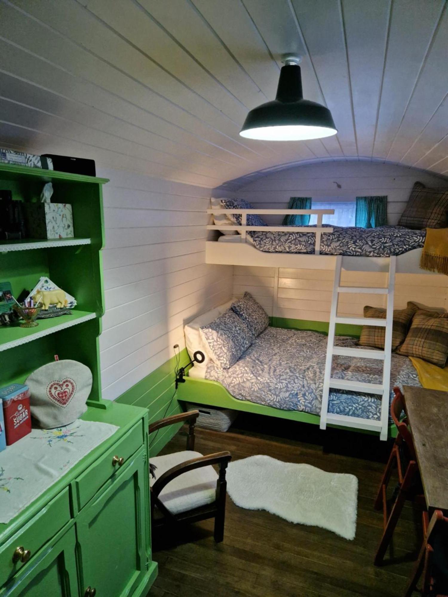 The Delkin Shepherds Huts Glamping Castle Combe